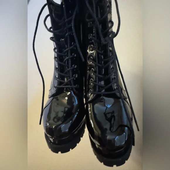 Wild Diva Womens Lace-Up Lug Sole Chunky Block Platform Combat Ankle Booties 8.5 - Picture 7 of 9